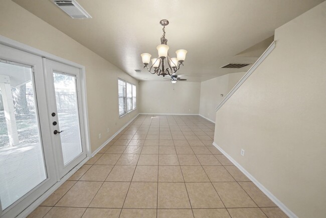 Building Photo - Beautiful 5-Bedroom Home in Schertz - Realtor Commission: $500