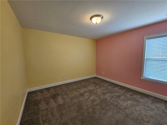 Building Photo - 3750 Thackary Dr