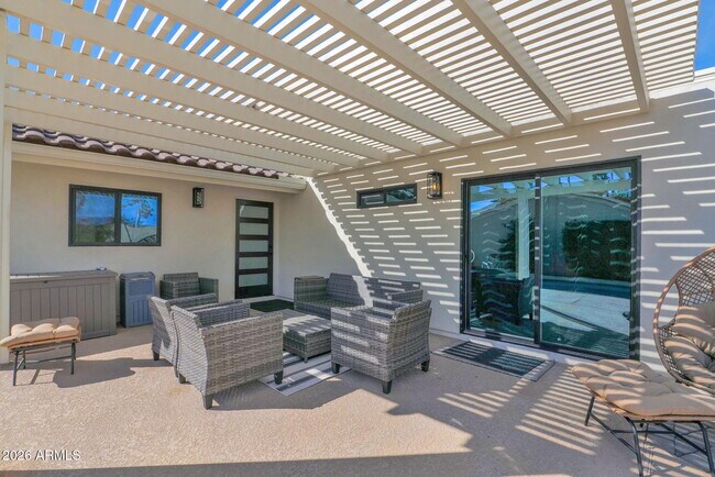 Building Photo - 7629 N Vía De Los Ninos