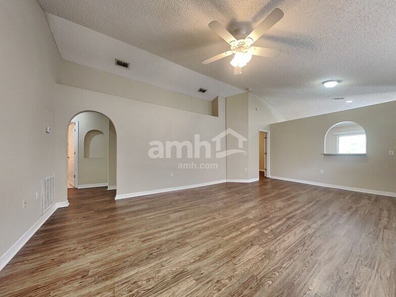 Building Photo - 7287 Lawn Tennis Ln