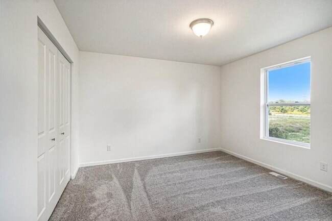 Building Photo - Four Bedroom House in Texas Township