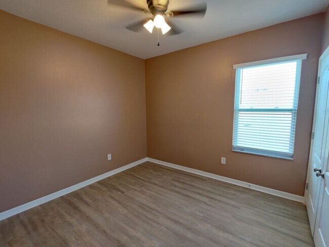 Building Photo - 7801 Seafield Ln