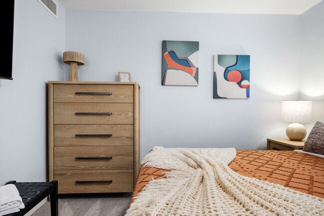 Building Photo - 8259 E Mulberry Ln