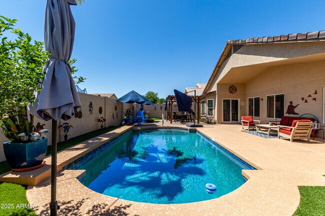 Primary Photo - 16325 W Paradise Ln