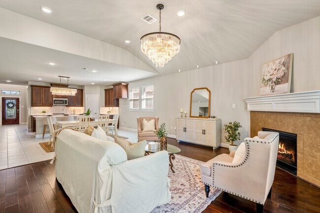 Building Photo - 16719 Highland Country Dr