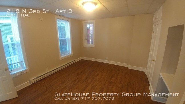 Building Photo - Efficiency Apartment with Off-street Parking