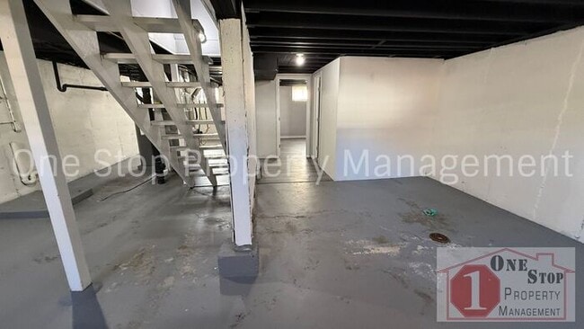 Building Photo - 4 Bedroom, 2 Bathroom home in Kansas City