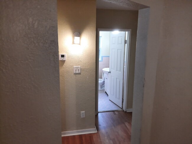 Building Photo - 1518 E Ellicott St