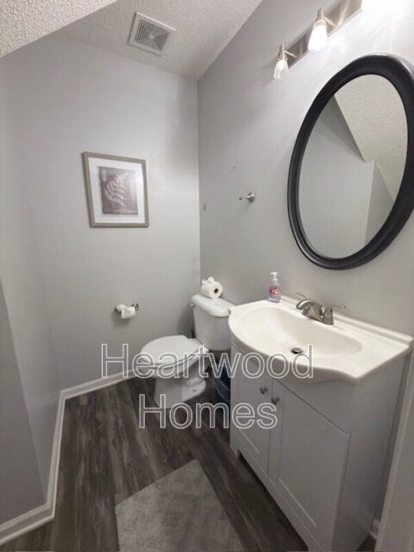 Building Photo - 264 Orchard Hill Dr