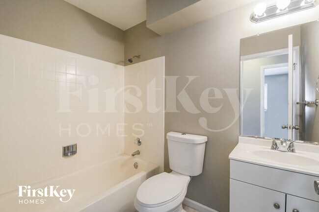 Building Photo - 2727 Dividend Park Dr
