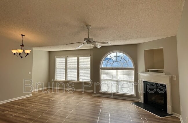 Building Photo - 6113 Hedgecock Cir