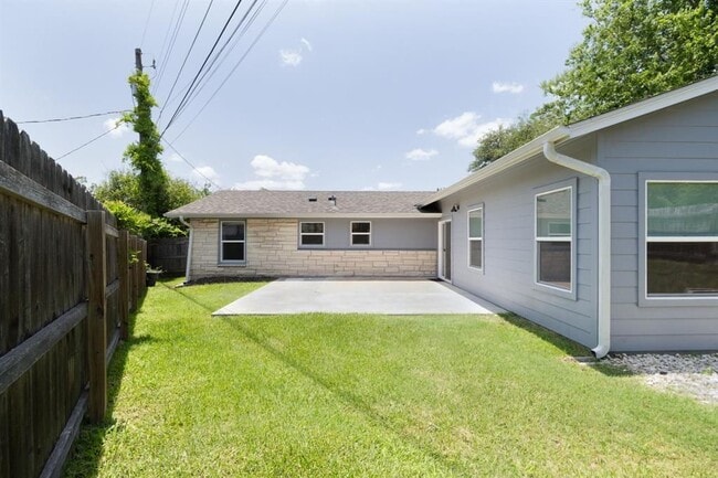 Building Photo - 3703 Tower View Ct