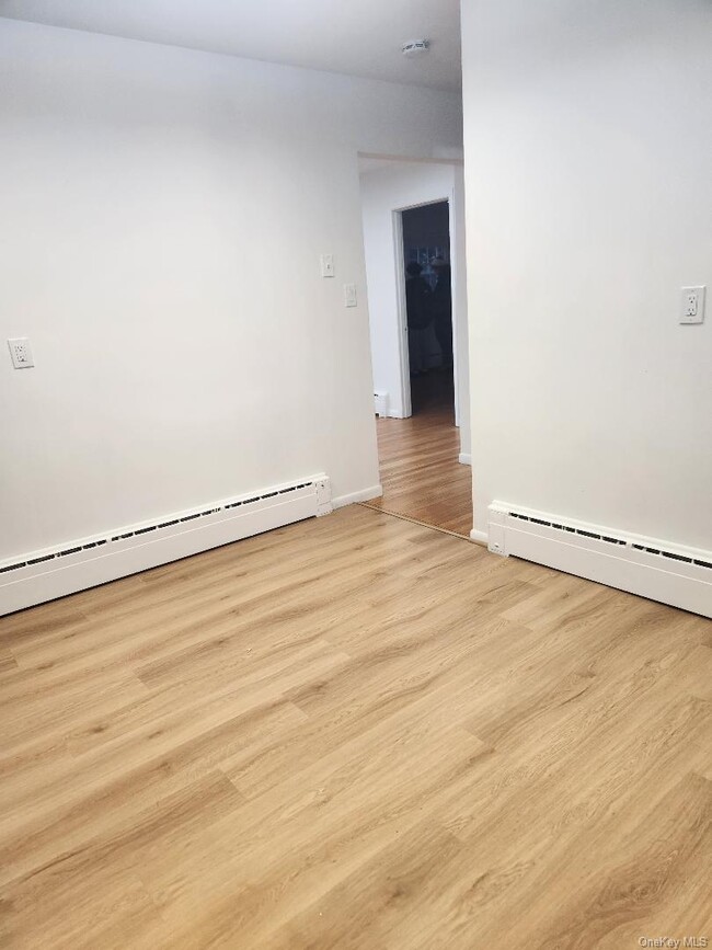 Building Photo - 147 Congers Rd