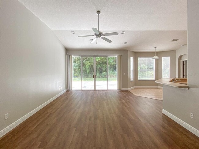 Building Photo - 3018 Lakewood Pointe Dr