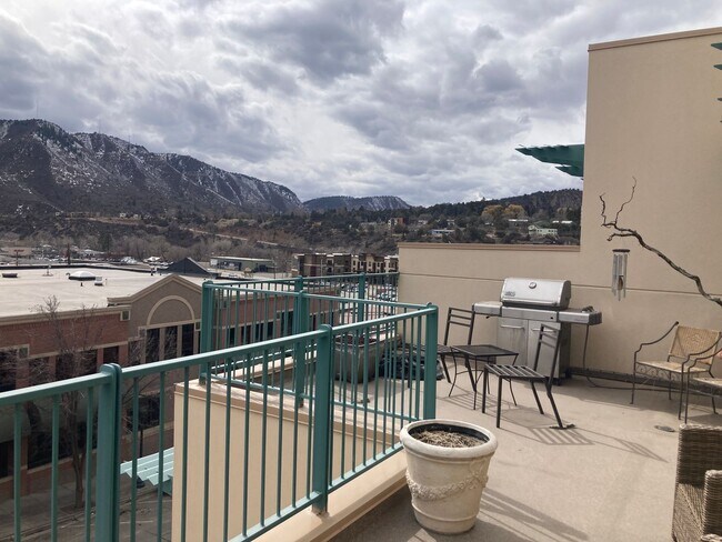 Building Photo - 1201 Main Ave