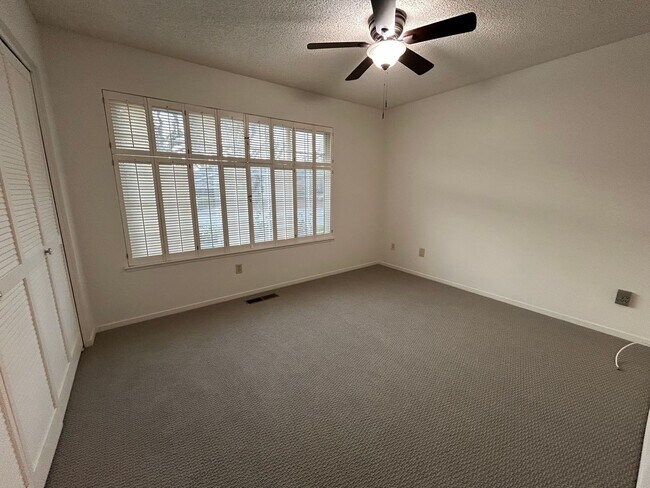 Building Photo - 2bd/2ba home in Oakmont's 55+ adult Community