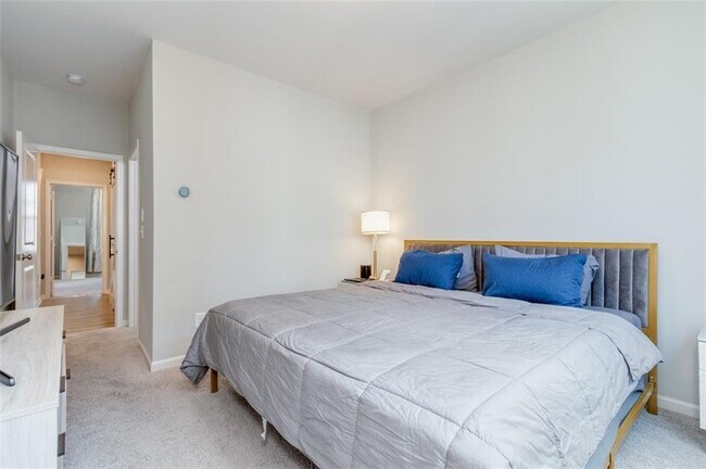 Building Photo - 912 Brees Ct