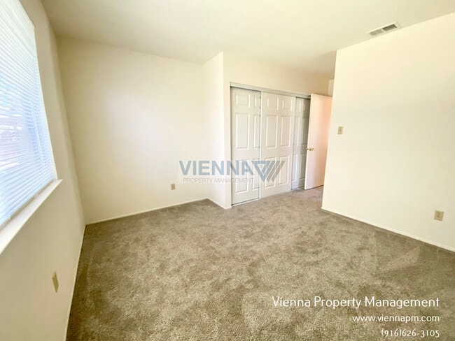 Building Photo - 3309 Huntsman Dr