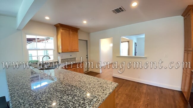 Building Photo - Lovely Home in a Quiet Neighborhood