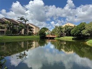 Building Photo - 9999 Summerbreeze Dr