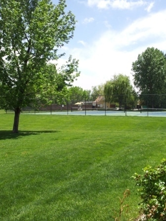 Building Photo - Charming 2 bed/ 2 bath condominium located in Gunbarrel's Hunter Creek. Next to beautiful park!