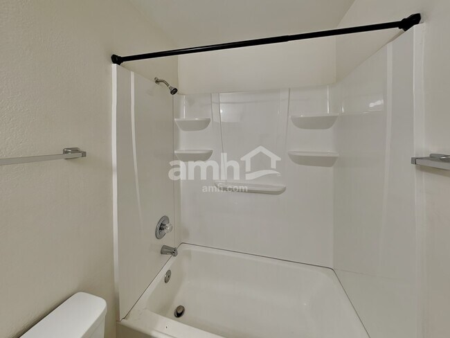 Building Photo - 452 N Rochester