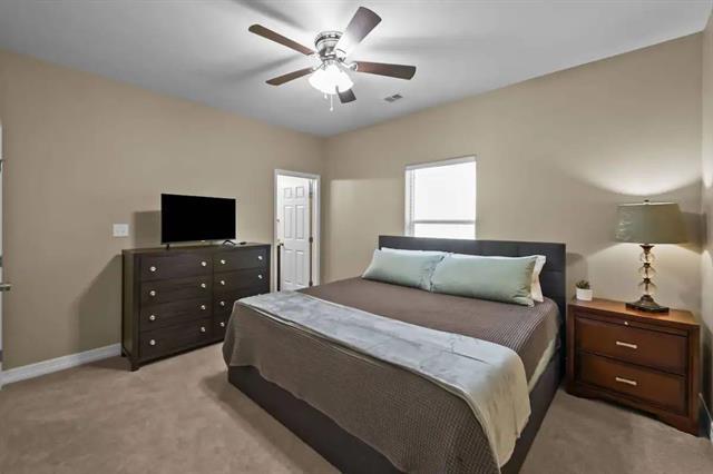 Building Photo - 613 W Elm St