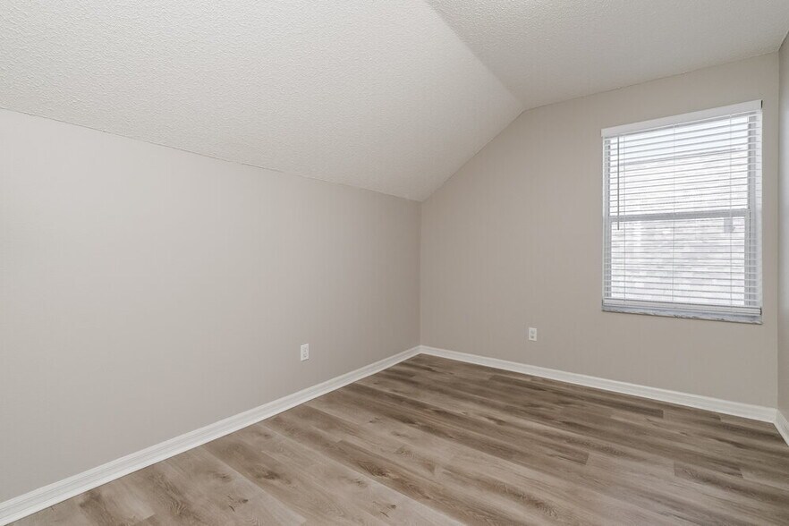 Building Photo - 721 Cape Cod Cir