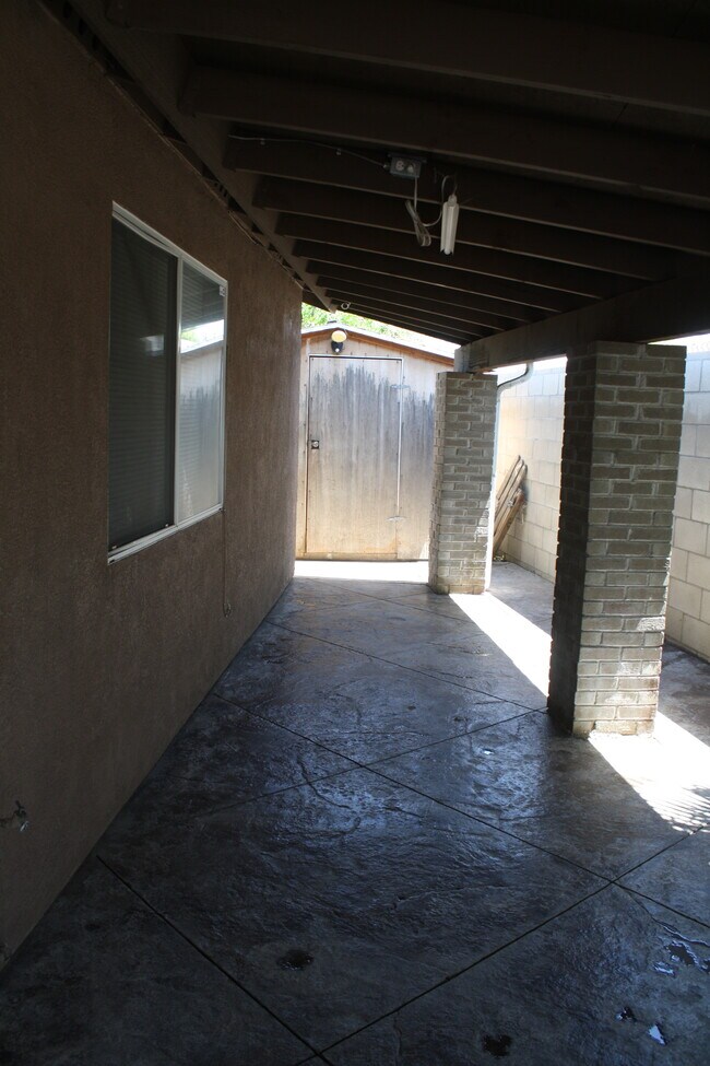 Building Photo - 2119 Foxglove Ct