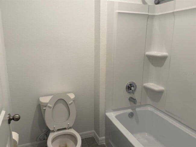 Building Photo - 3440 Ivy Holw Dr