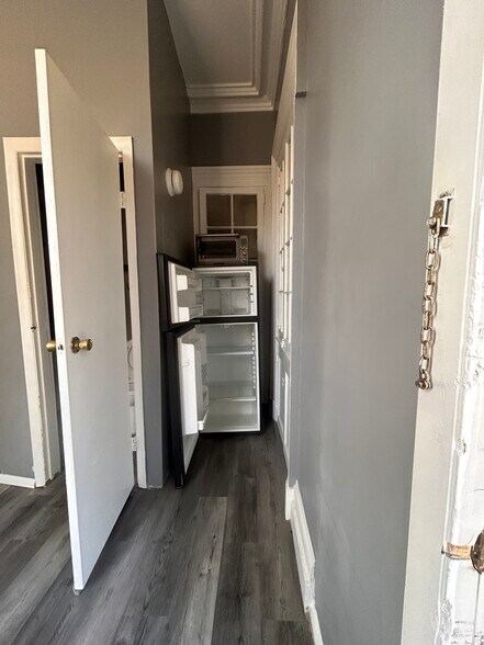 Building Photo - 1530 Pennington Rd