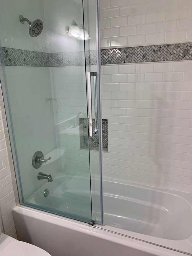 Building Photo - Upgraded Carpinteria Townhome- Great Commu...