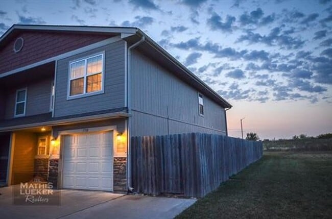 Building Photo - Great Home!