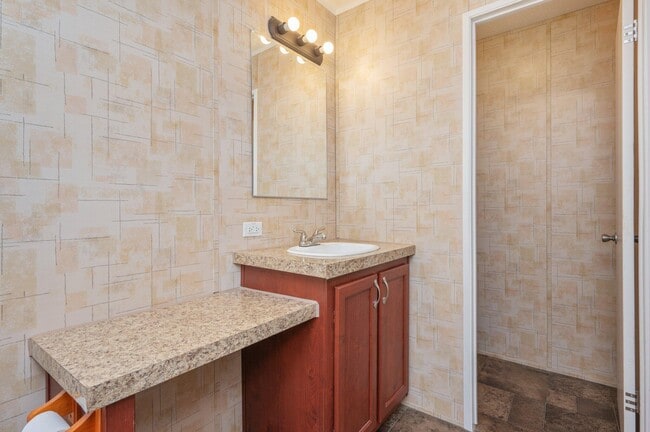 Building Photo - 2295 Bermuda Ln