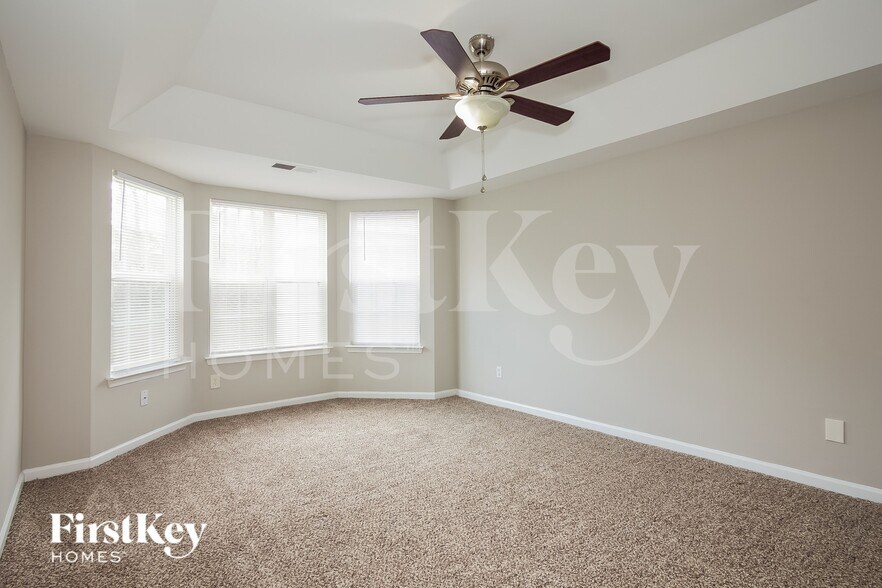 Building Photo - 7301 Hidden Creek Dr