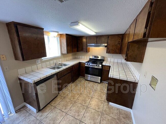 Building Photo - 838 N Williford Dr