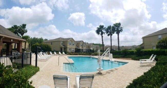 Building Photo - 2841 Girvan Dr