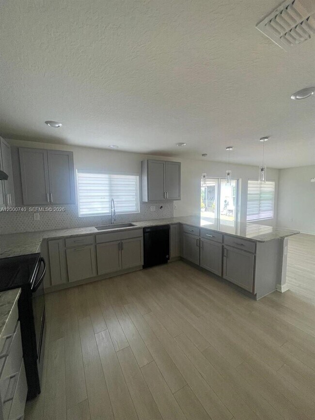 Building Photo - 594 Preserve Pointe Blvd