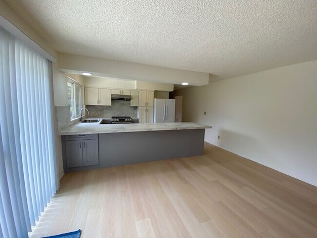Building Photo - 11755 Tam O'Shanter Dr
