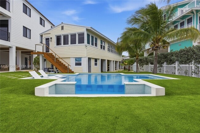 Building Photo - 235 Tavernier Dr