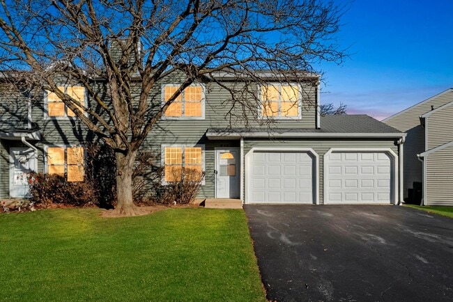 Building Photo - 430 Normandie Ln