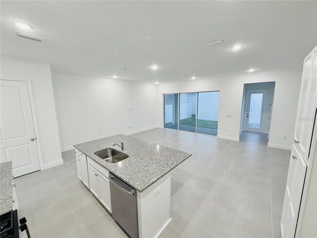 Building Photo - 12585 Clear Sapphire Dr