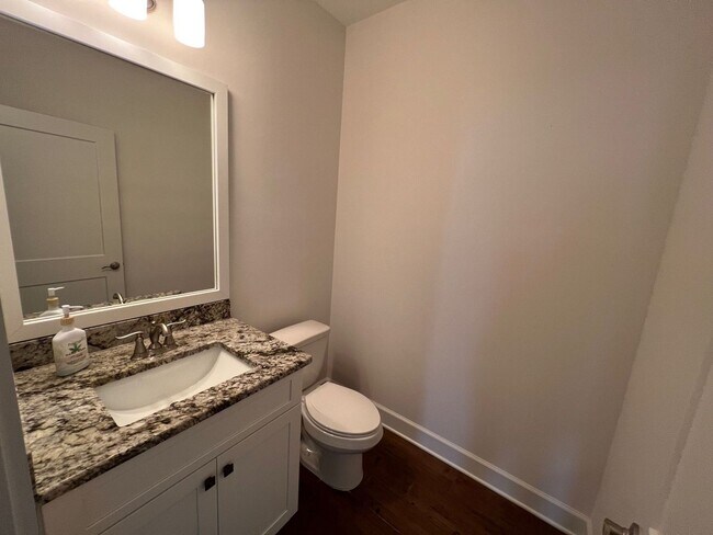 Building Photo - 5148 Sandy Shores Dr