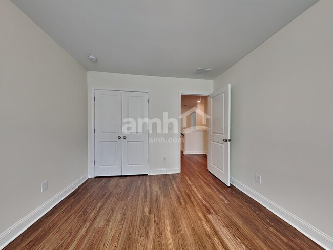 Building Photo - 308 Bering Ln