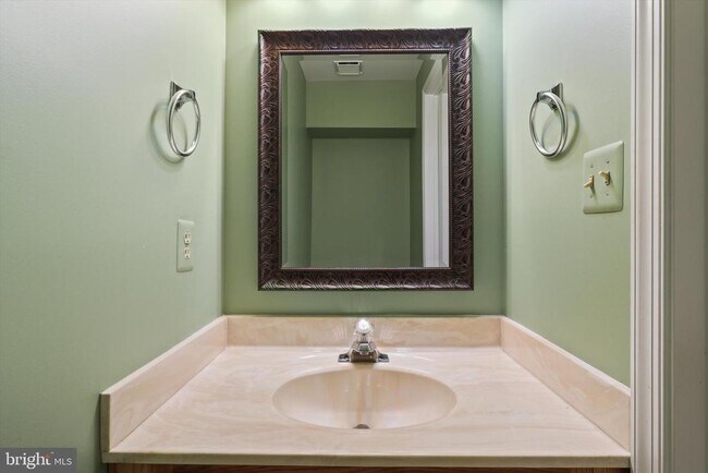 Building Photo - 11300 Fairwind Way