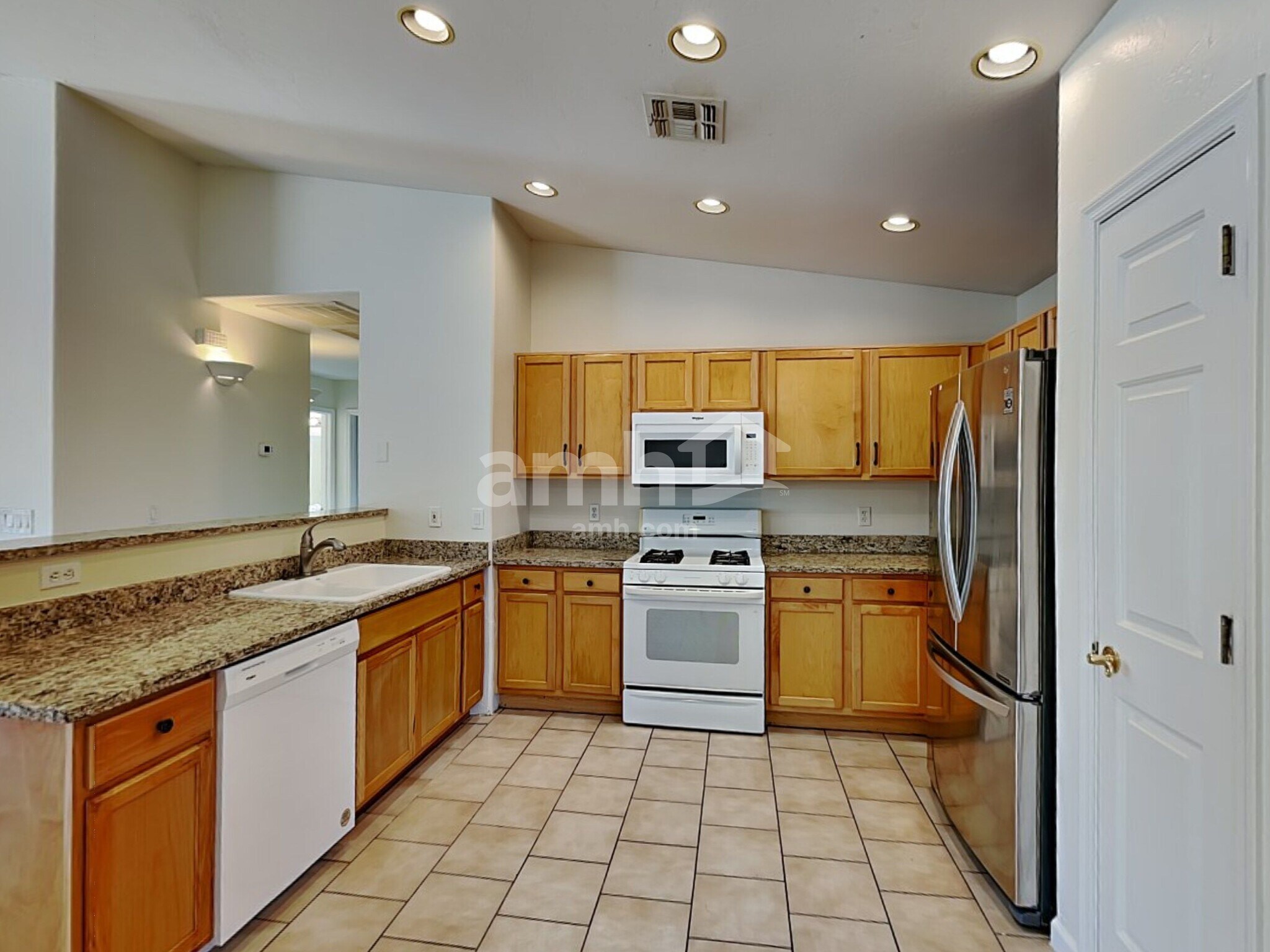 Building Photo - 7659 S Meadow Spring Way