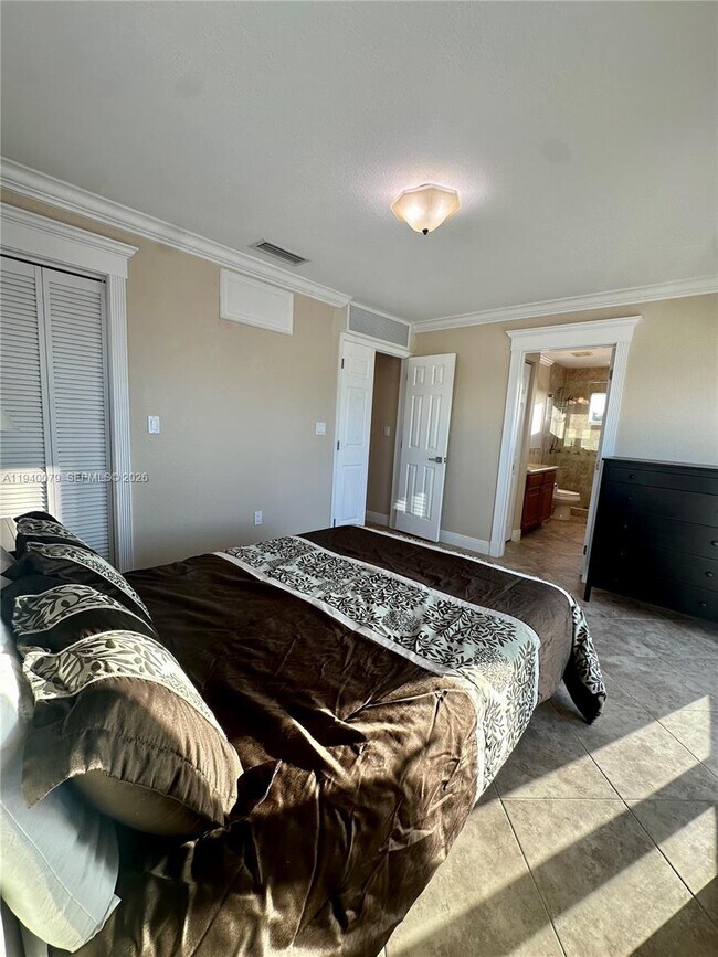 Building Photo - 1516 Aqueduct Ln