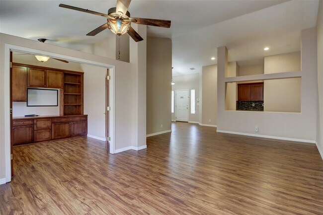 Building Photo - 2 Bedroom plus an office, 2 Bath home in The Cottages at Prescott Lakes!