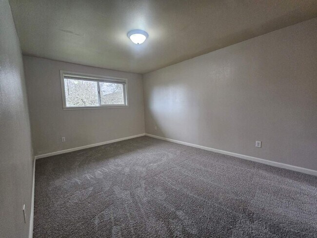 Building Photo - Beautiful 2 Bed 1 Bath Condo in Mountlake Terrace