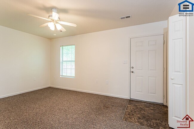 Building Photo - 6407 Son Light Way